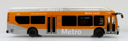 New Flyer Xcelsior XN40 Transit Los Angeles Metro Bus  (1/64 Scale)