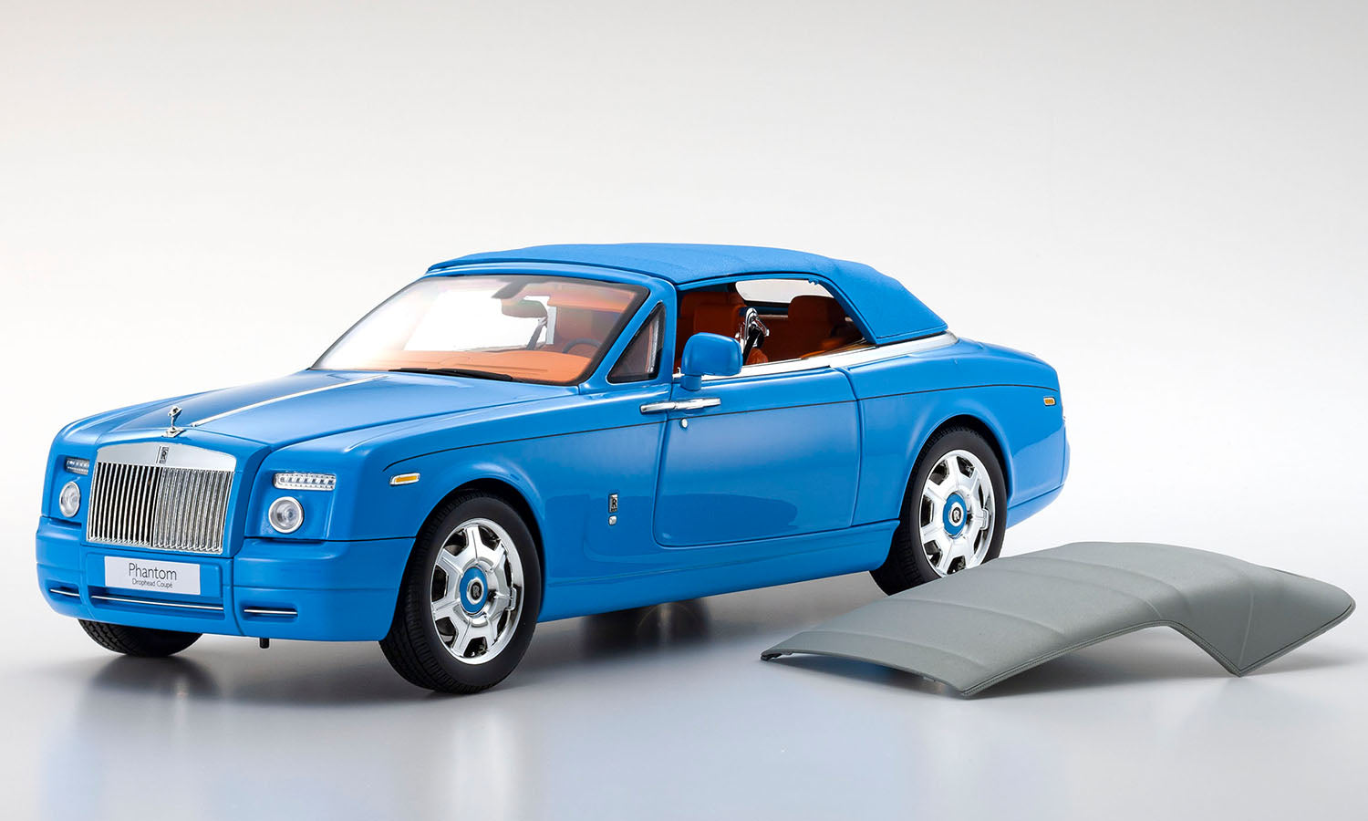 (PRE-ORDER HIVER/WINTER 2025) Rolls Royce Phantom Drophead Coupe