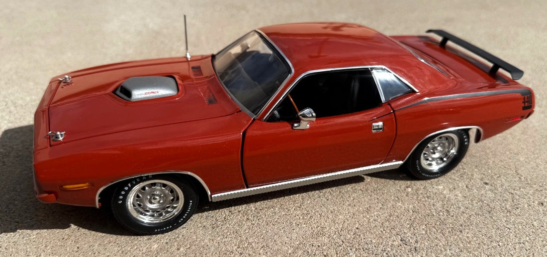 1970 Cuda, 440-6 pack, Deep Burnt Orange  (Limitée à 199 unités-Limited to 199 units)