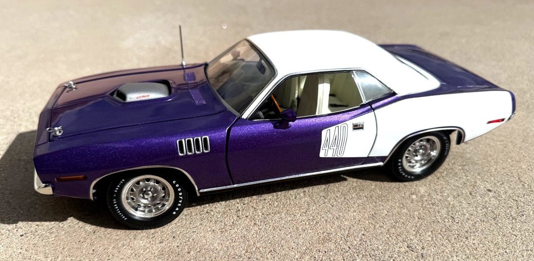 1971 Cuda, 440/6, Violet w/Vinyl Top (Limitée à 96 unité-Limited to 96 units)