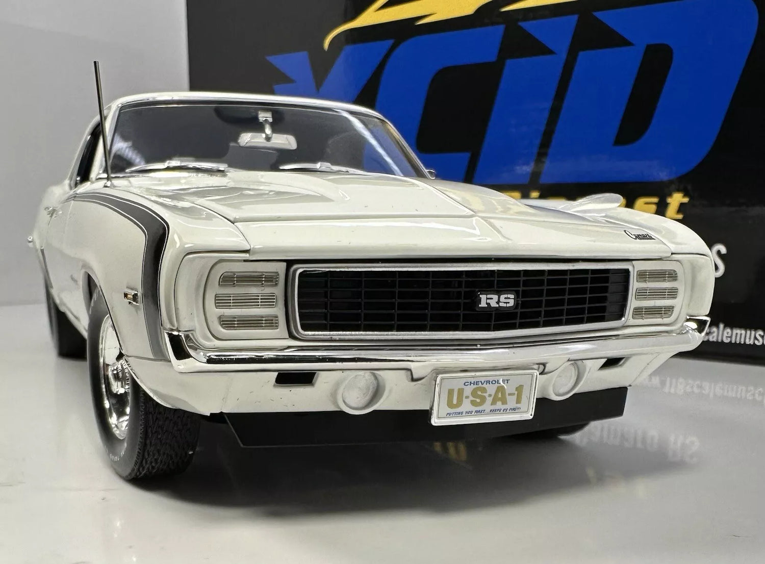 1969 Chevrolet Camaro RS, Coupe, White  (Limitée à 96 unités-Limited to 96 units)