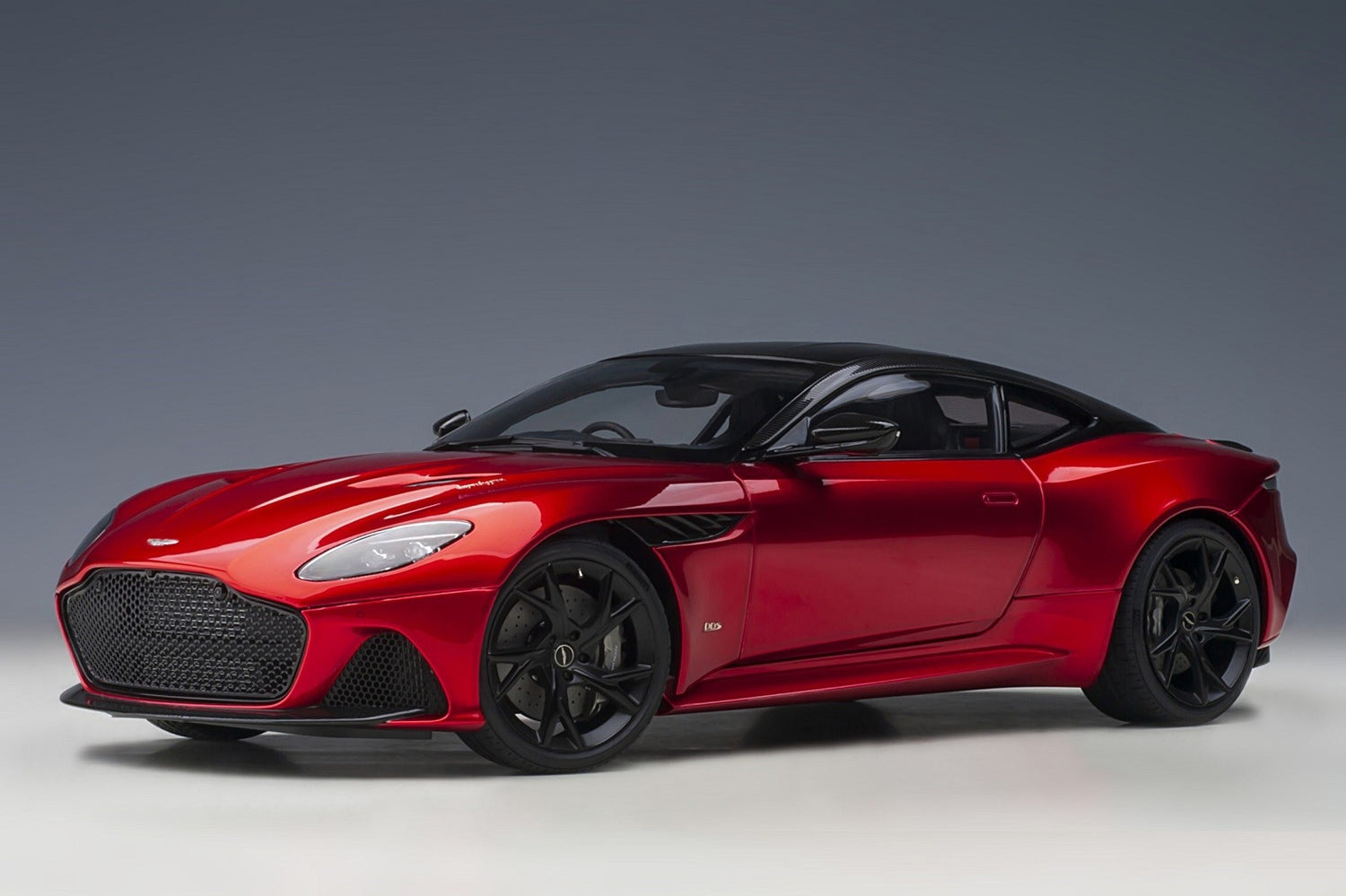 Aston Martin DBS Super Leggera